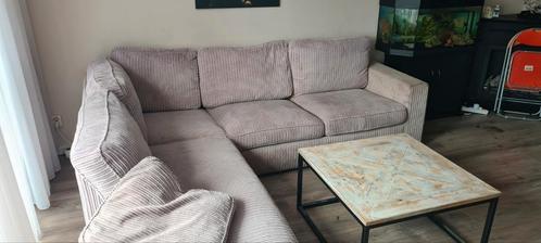 Beige hoekbank van ribstof, Huis en Inrichting, Banken | Bankstellen, Gebruikt, Vierpersoons of meer, Ophalen