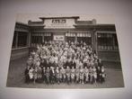 OUDE foto personeel AaBe Wollendekenfabriek Tilburg, Verzamelen, Gebruikt, Foto, Ophalen of Verzenden, 1940 tot 1960
