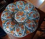 Antieke bord met fleurige bloemen, Ophalen