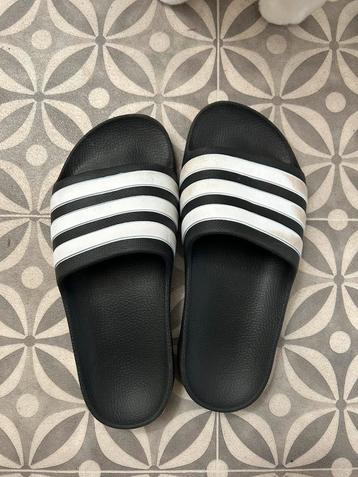 Adidas badslippers maat 36 beschikbaar voor biedingen