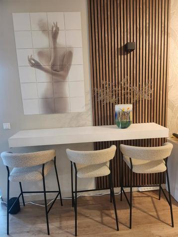 Eetbar 3 stoelen Almelo beschikbaar voor biedingen