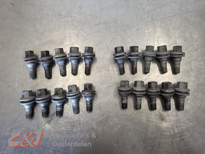 Wielbouten set van een Peugeot Partner, Auto-onderdelen, Remmen en Aandrijving, Peugeot, Gebruikt, 3 maanden garantie, Ophalen of Verzenden