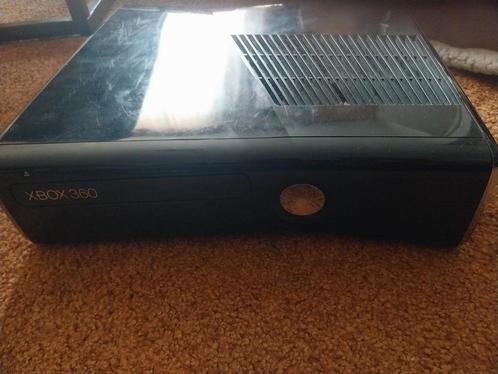 Xbox 306 s 250 gb, Spelcomputers en Games, Spelcomputers | Xbox 360, Zo goed als nieuw, 250 GB, 360 S, Zonder controller, Ophalen of Verzenden