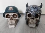 Twee schedels. Viking en militair., Ophalen of Verzenden, Zo goed als nieuw