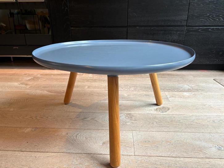Normann Copenhagen tafel, Huis en Inrichting, Tafels | Bijzettafels, Gebruikt, Rond, Minder dan 45 cm, 75 cm of meer, Kunststof