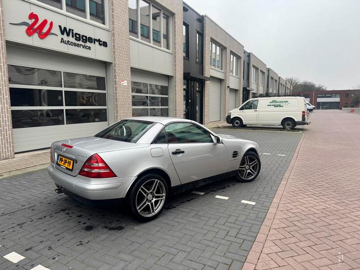 Mercedes-Benz SLK 230 2.3 Kompr Roadster Leder AMG velgen, Auto's, Mercedes-Benz, Particulier, SLK, Benzine, Cabriolet, Handgeschakeld