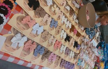 Ter overname winkel tje/ marktvoorraad haarknipjes speelgoed beschikbaar voor biedingen