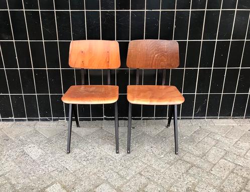 2 stuks Galvanitas s16 schoolstoelen Amsterdam Belgie, Huis en Inrichting, Stoelen, Bruin, Ophalen of Verzenden