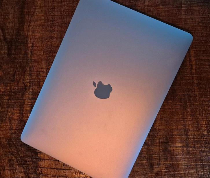 Macbook Air 2020 M1 zilver, nog in uitstekende staat, Computers en Software, Apple Macbooks, Zo goed als nieuw, MacBook Air, 13 inch