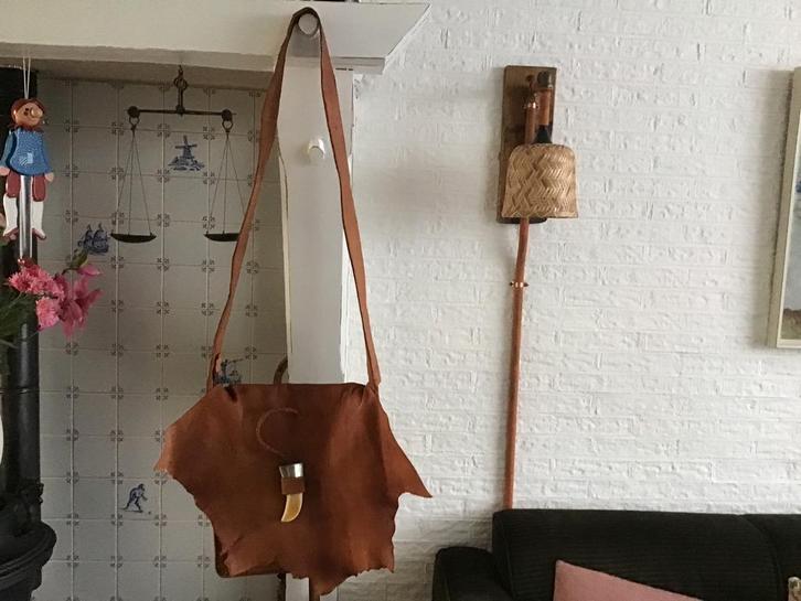 Leren Boho/ Ibiza scoudertas / crossbody tas., Sieraden, Tassen en Uiterlijk, Tassen | Schoudertassen, Zo goed als nieuw, Bruin