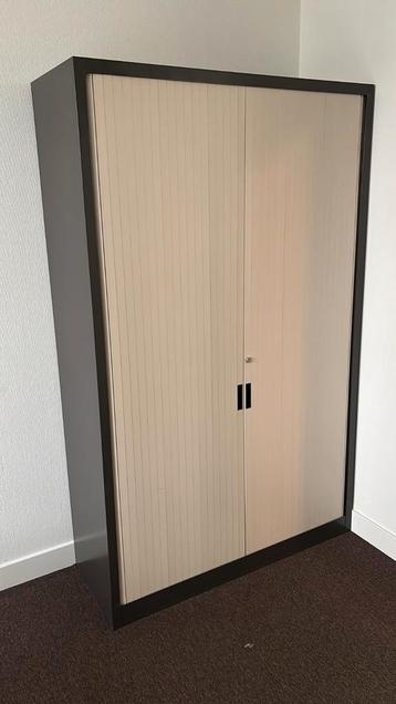 Roldeurkast, kantoorkast, jaloeziedeurkast, garagekast hoog beschikbaar voor biedingen