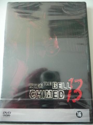 G55: When the bell chimed 13 (in plastic) beschikbaar voor biedingen