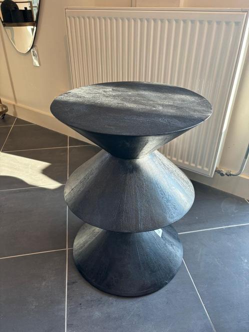 Showmodel bijzettafel Light&Living Larus zwart hout, Huis en Inrichting, Tafels | Bijzettafels, Zo goed als nieuw, Rond, 45 tot 60 cm