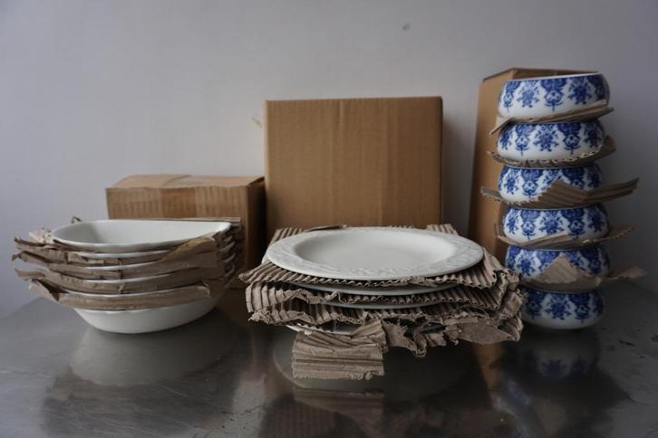 KLM artikelen borden schalen en cups 18 stuks Marcel Wanders, Huis en Inrichting, Keuken | Servies, Nieuw, Bord(en), Overige stijlen