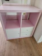 Mooie roze Kallax kast van Ikea, 2 lades en 1 deurtje., Huis en Inrichting, Minder dan 100 cm, 25 tot 50 cm, Minder dan 150 cm
