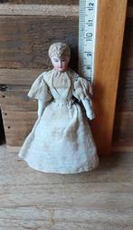 Antiek poppenhuis biedermeier popje ( klein )., Ophalen of Verzenden