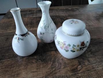 Wedgwood Vaasjes & Potje - Zonder Beschadigingen beschikbaar voor biedingen