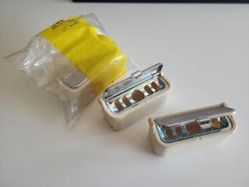 3 Vintage auto-sigarettenhouders (jaren '60) beschikbaar voor biedingen