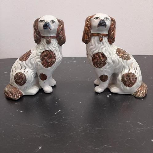 Staffordshire-hondjes c.q. hoeren-hondjes, Verzamelen, Beelden en Beeldjes, Zo goed als nieuw, Ophalen of Verzenden