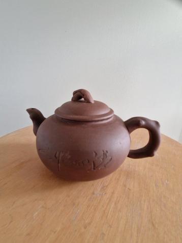Yixing Zisha theepot  beschikbaar voor biedingen