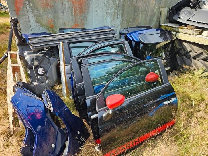 Fiat 500 abarth deuren achterklep spatbord wielkuip onderdel, Auto-onderdelen, Carrosserie en Plaatwerk, Fiat, Voor, Ophalen of Verzenden