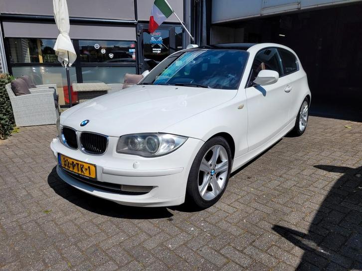 BMW 1-Serie 2.0 116I 3DR 2011 Wit,airco ,apk 14-7-2026, Auto's, BMW, Bedrijf, 1-Serie, Benzine, B, Hatchback, Handgeschakeld, Origineel Nederlands