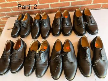 Partij nette lederen herenschoenen beschikbaar voor biedingen