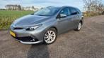 Toyota Auris 1.8 Hybrid 136pk CVT 2017 Grijs Dynamic Go, 65 €/maand, Zwart, Origineel Nederlands, Parkeersensor