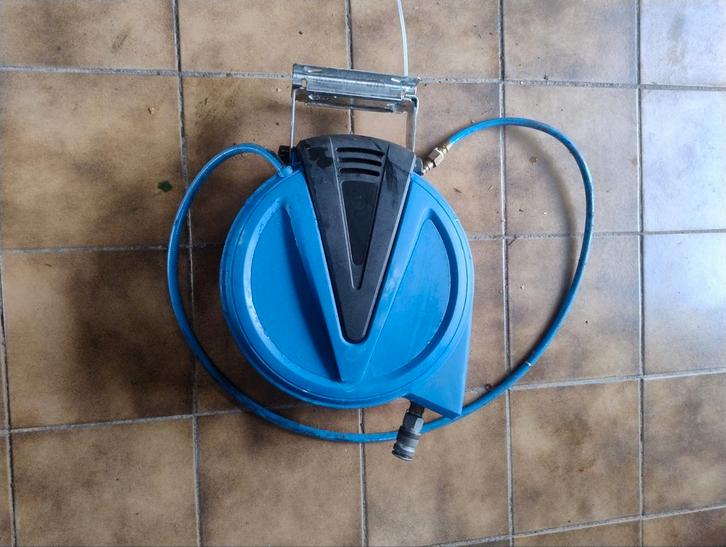 Luchtslang haspel in prima staat, Doe-het-zelf en Verbouw, Compressors, Gebruikt, 100 liter of meer, Ophalen