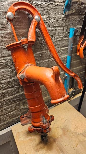Handwaterpomp - Sier & Functioneel beschikbaar voor biedingen