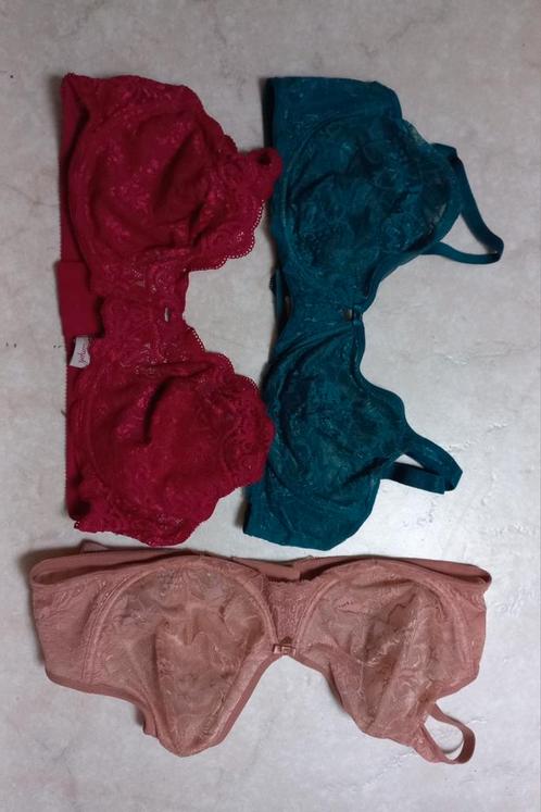 Triumph bh's 90 B met beugel, Kleding | Dames, Ondergoed en Lingerie, BH, Rood, Ophalen of Verzenden