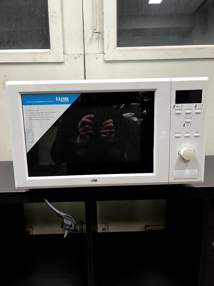 Etna Combimagnetron ECM152WIT in nieuwstaat, Witgoed en Apparatuur, Magnetrons, Zo goed als nieuw, Vrijstaand, Combimagnetron