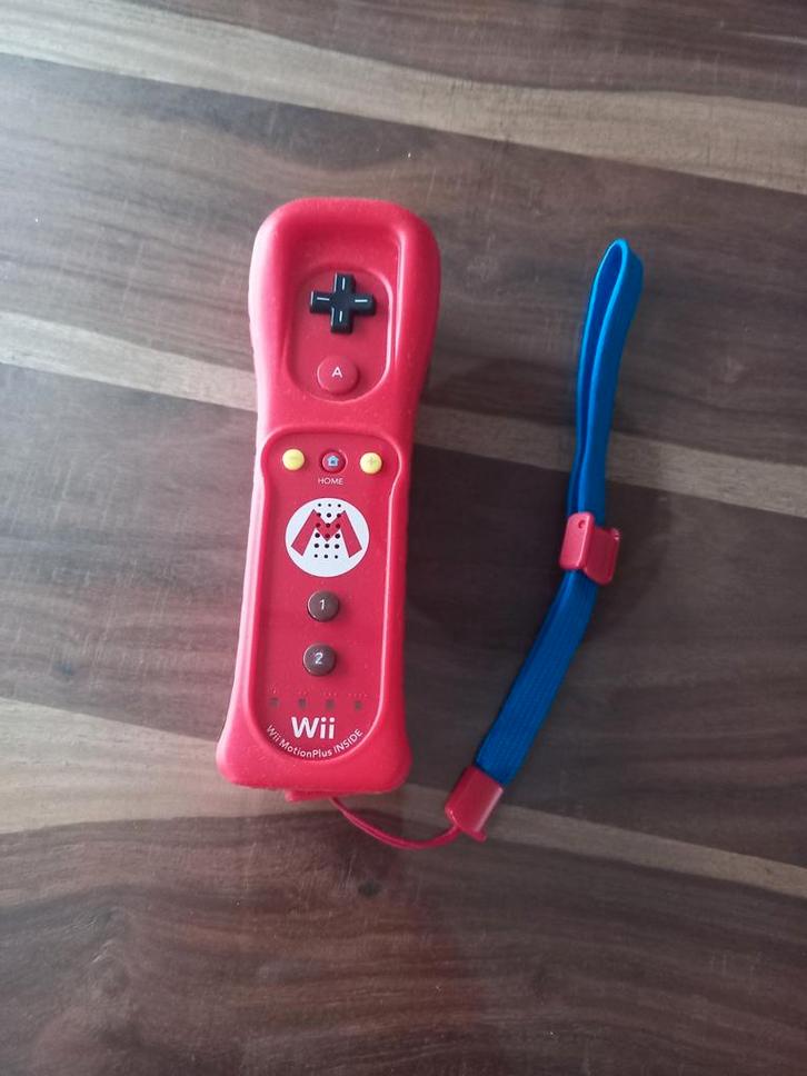 Wii/Wii U Controller - Mario Editie, Spelcomputers en Games, Games | Nintendo Wii, Gebruikt, Platform, 1 speler, Vanaf 7 jaar