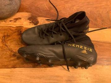 Adidas voetbalschoenen beschikbaar voor biedingen