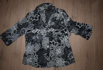 Zwart met Witte Blouse Promiss (52) beschikbaar voor biedingen