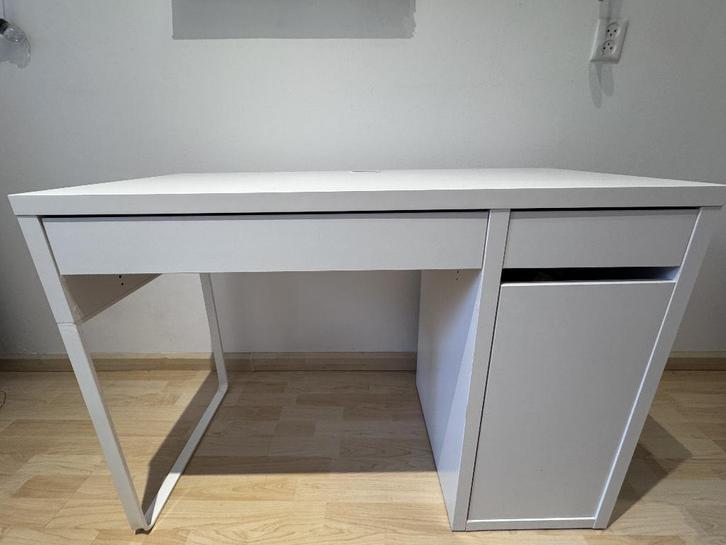 IKEA BUREAU MICKE (WIT), Huis en Inrichting, Bureaus, Zo goed als nieuw, Bureau, Ophalen