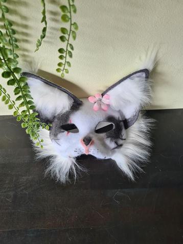 Therian mask kat  beschikbaar voor biedingen