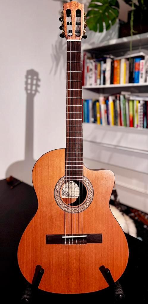 Salvador Cortez Luna CST, Muziek en Instrumenten, Snaarinstrumenten | Gitaren | Akoestisch, Zo goed als nieuw, Klassieke of Spaanse gitaar
