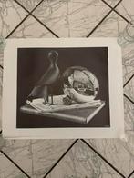 Vintage poster M.C Escher (stilleven met bolspiegel), Deurposter of groter, Rechthoekig Liggend, Ophalen of Verzenden, Zo goed als nieuw