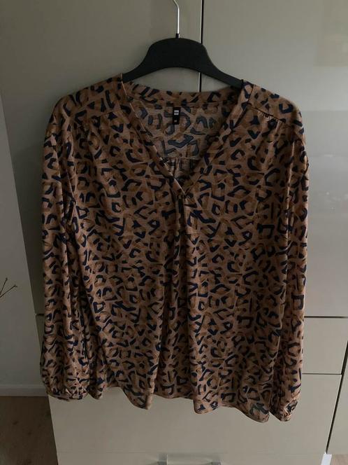 Nieuwe Hema top met lange mouwen maat M, Kleding | Dames, Blouses en Tunieken, Nieuw, Maat 38/40 (M), Bruin, Ophalen of Verzenden