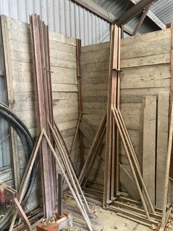 Boxsteunen ijzeren staanders houten planken box steun beschikbaar voor biedingen