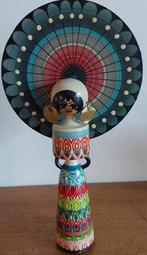 Oude houten pop met 'parasol', Ophalen of Verzenden