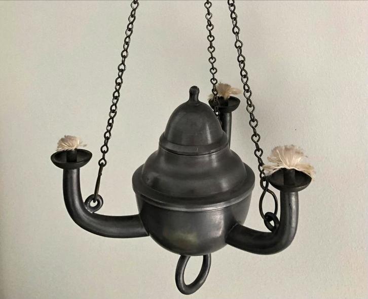 Hangende tinnen olielamp, totale lengte 46cm, Antiek en Kunst, Antiek | Tin, Ophalen of Verzenden