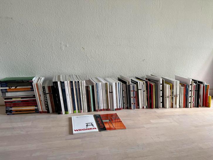 Honderden design veiling catalogie 300 exemplaren., Antiek en Kunst, Kunst | Designobjecten, Ophalen of Verzenden