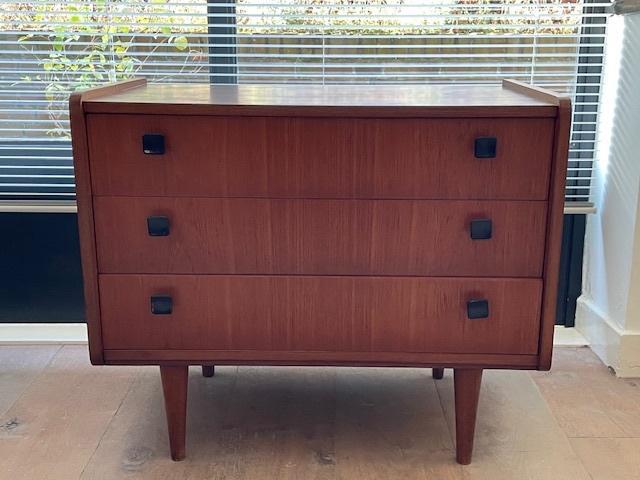 Vintage Deens design 3 laden kastje teakhout, Huis en Inrichting, Kasten | Dressoirs, Gebruikt, 50 tot 100 cm, 25 tot 50 cm, Teakhout