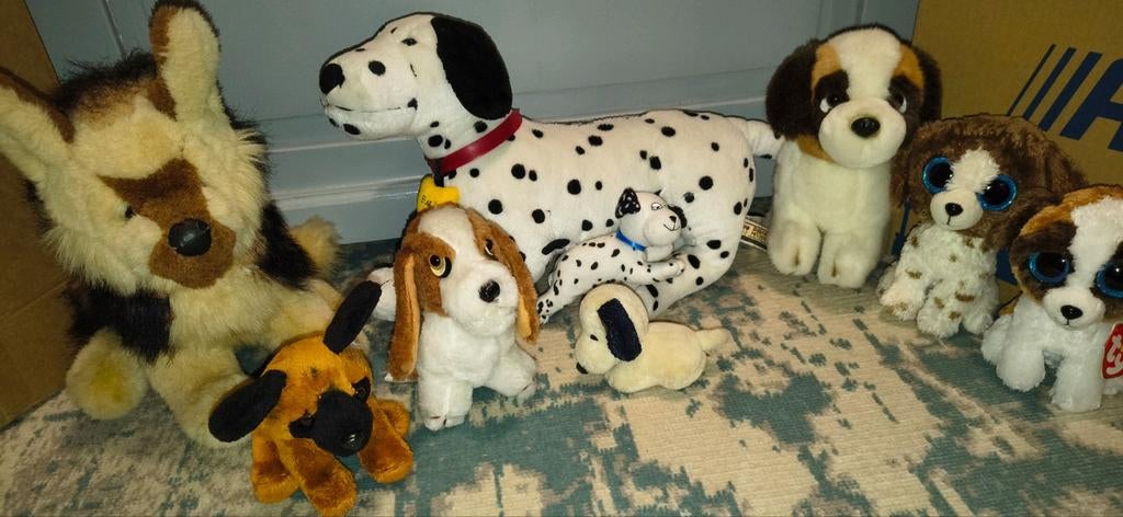 9 knuffels van honden, Kinderen en Baby's, Speelgoed | Knuffels en Pluche, Gebruikt, Hond, Ophalen of Verzenden