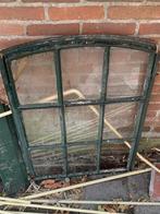 Brocante boerderij stal raam / gietijzer, Doe-het-zelf en Verbouw, Glas en Ramen, Ophalen, Gebruikt, Gevelraam of Ruit