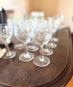 Oude uitgewerkte geëtste wijnglazen, Antiek en Kunst, Antiek | Glas en Kristal, Ophalen of Verzenden