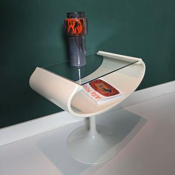 Vintage Duits Opal space age bijzettafel met glasplaat beschikbaar voor biedingen