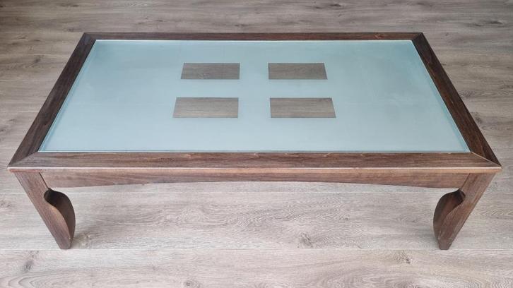 Salontafel van Montèl wengé met glas, Huis en Inrichting, Tafels | Salontafels, Gebruikt, Minder dan 50 cm, 50 tot 100 cm, 100 tot 150 cm